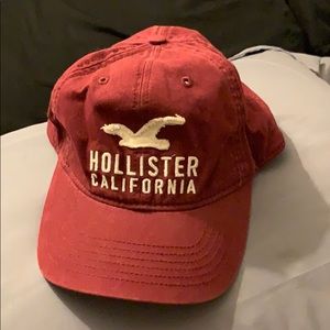 Maroon Hollister hat